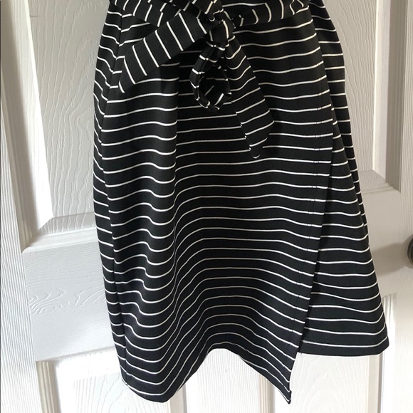 Super Flattering Black and White Striped Dress - Picture 2 of 6